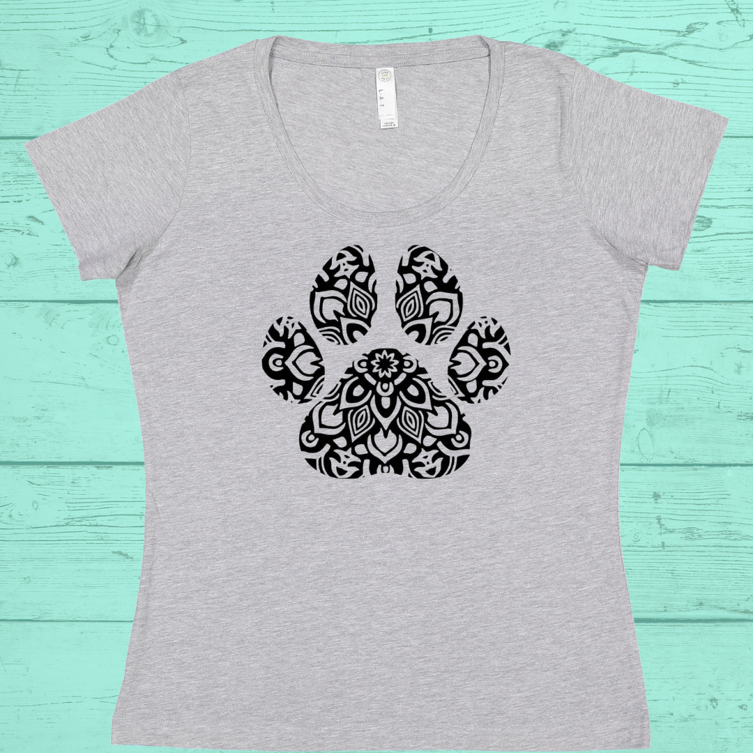 Womens Curvy Fit Scoop Neck Tee